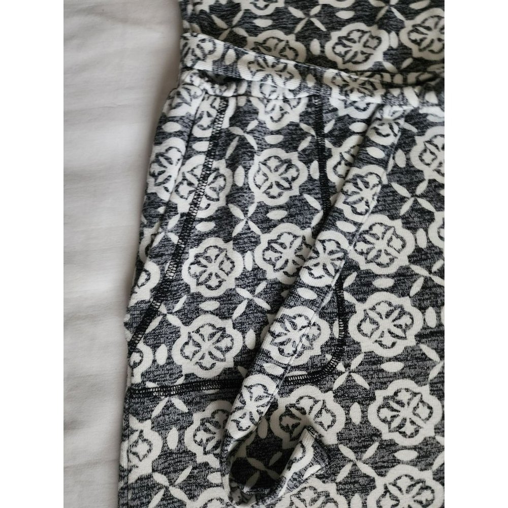 T By Talbots Women's Gray/White Tile Print Double V-Neck Terry Dress Size XS - Picture 5 of 10